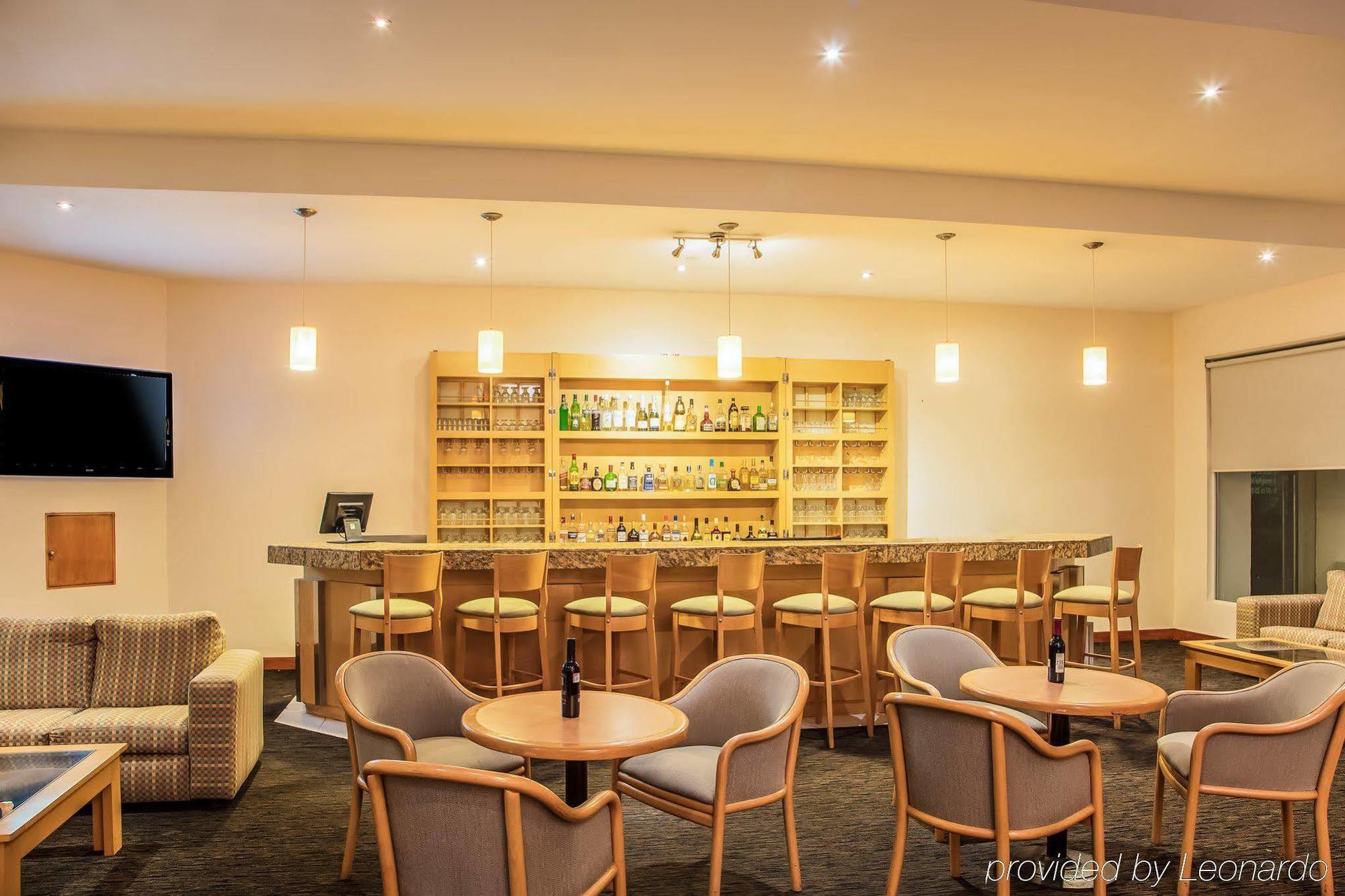 Fiesta Otay Aeropuerto Hotel